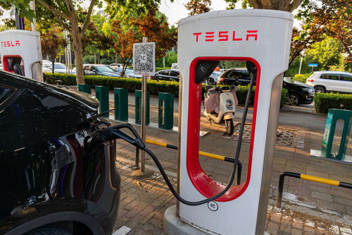 特斯拉充電標準統一北美市場，市值一夜大漲2200億背后的戰略與機遇